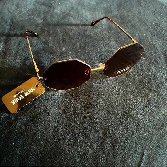 Sunglass Bundle - Picture 4 of 4